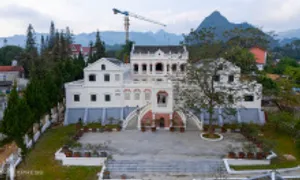 Dinh Hoàng A Tưởng sau trùng tu lấy lại nguy nga hay lạc lõng giữa Bắc Hà?